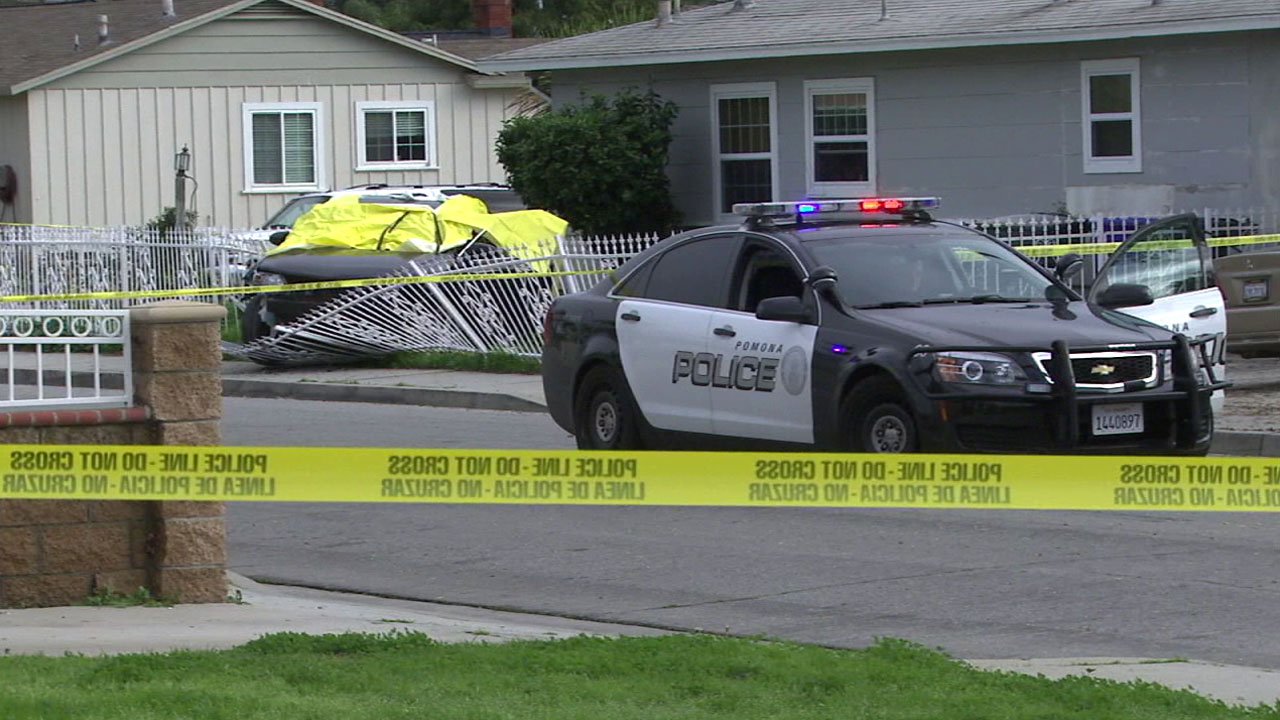 2 killed in suspected car-to-car shooting in Pomona