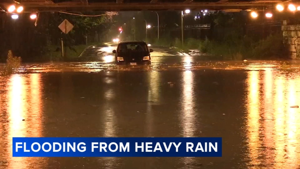 Chicago flooding: Torrential rain leads to flash floods on streets,  viaducts, creating traffic headaches - ABC7 Chicago