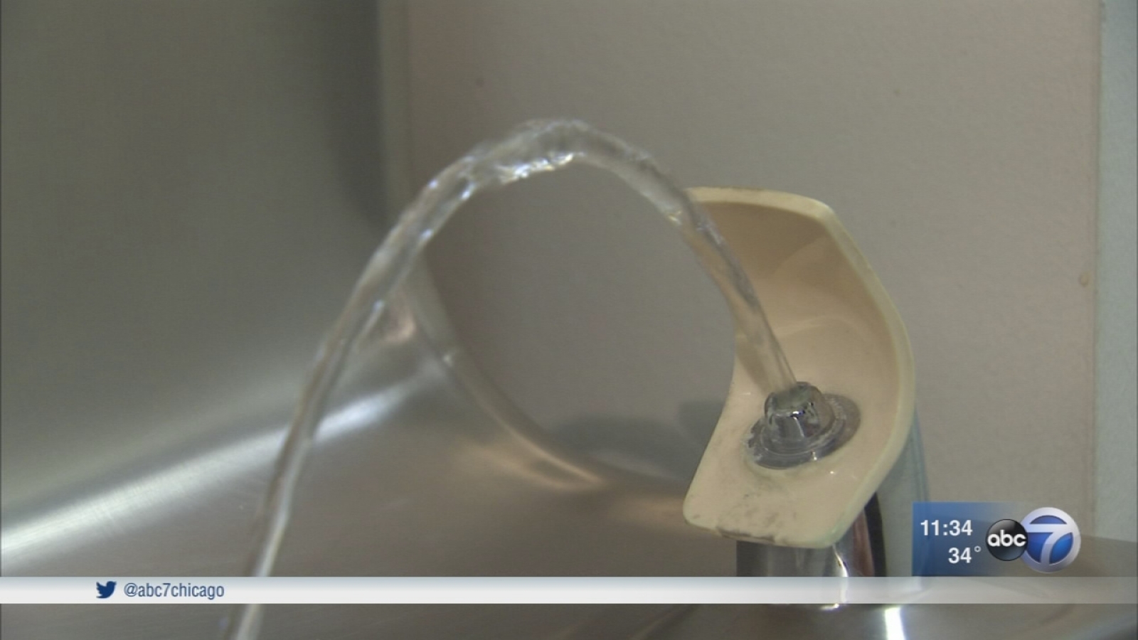 Gov. Rauner signs law requiring lead testing at schools, daycares