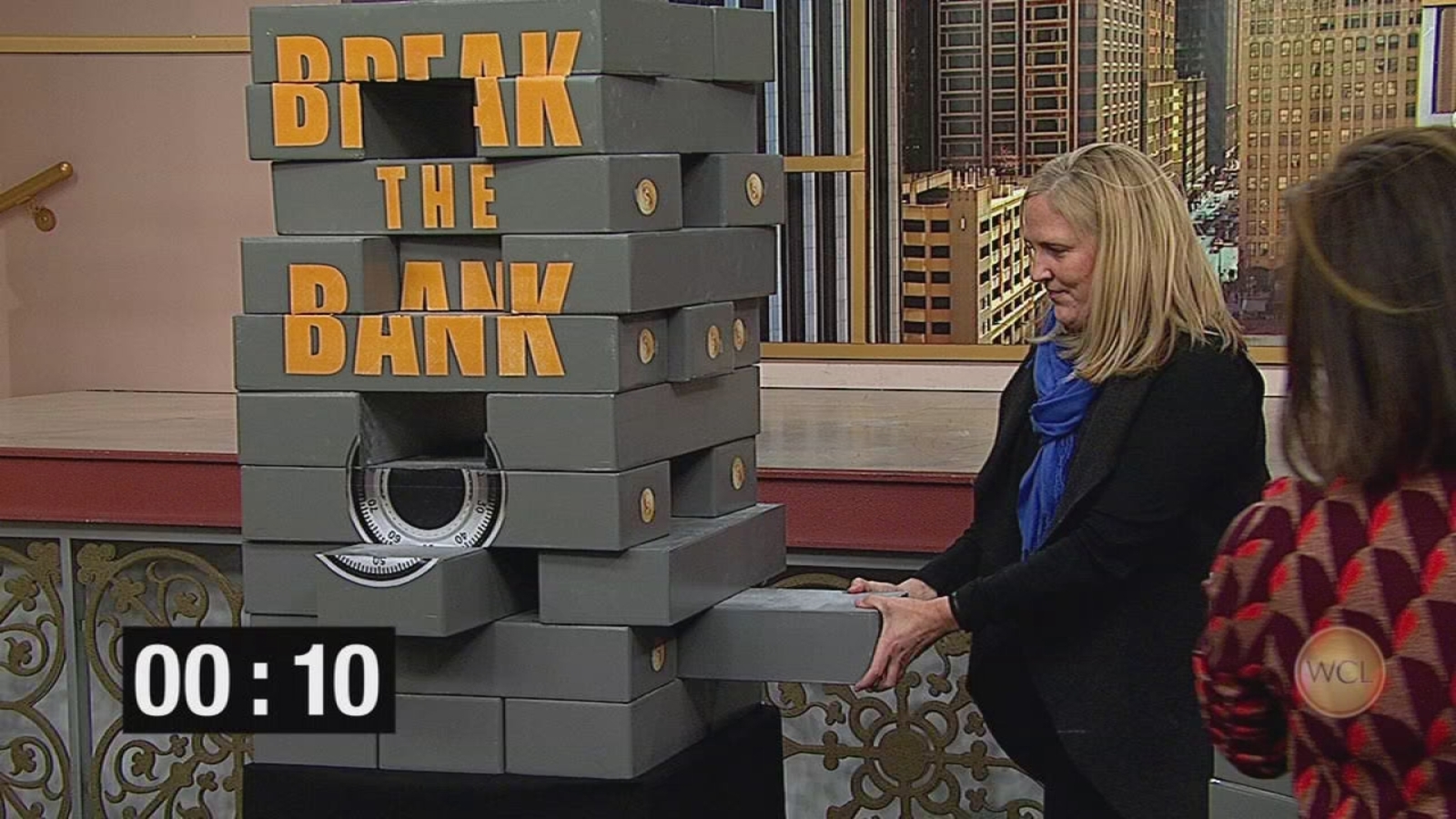 Audience Member Tries To Break The Bank ABC7 Chicago