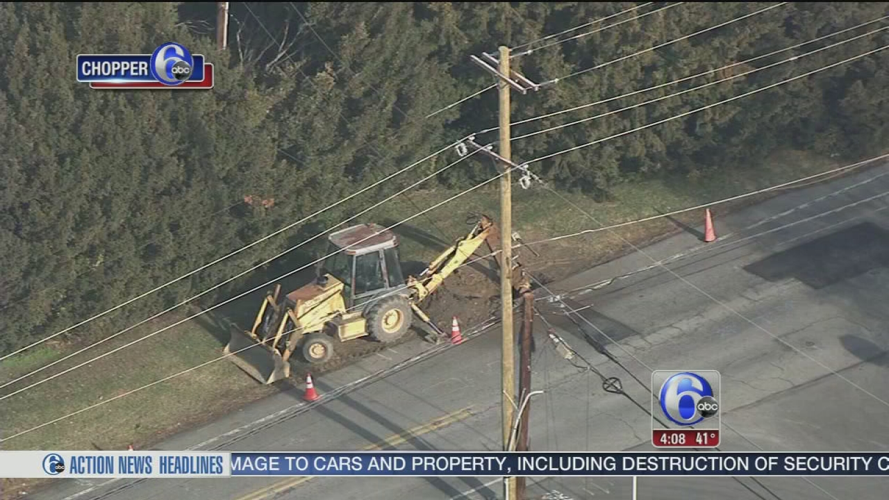 Gas leak reported after main struck in Brookhaven, Pa.