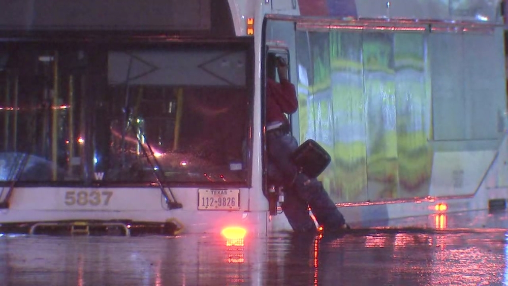 Good Samaritan rescues METRO bus passenger from high water