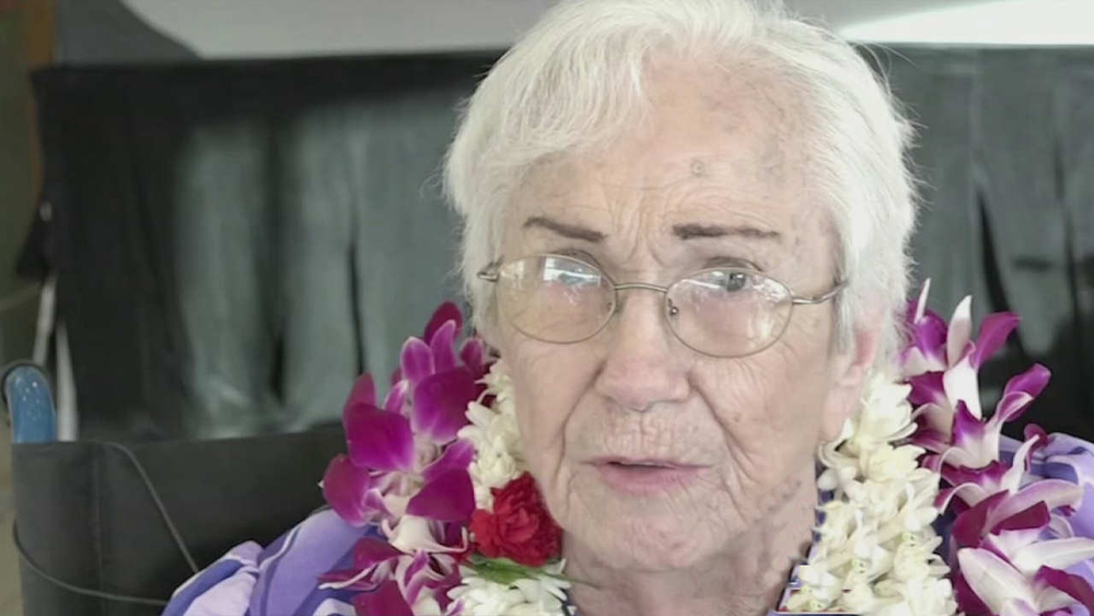 94-year-old woman graduates from college with 4.0 GPA