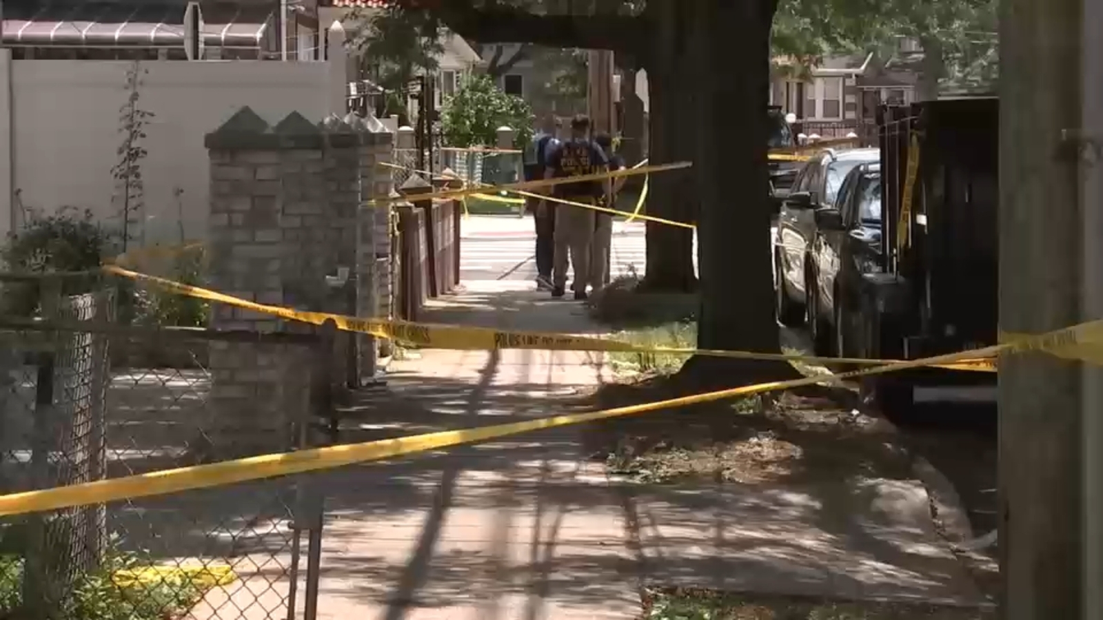 Man killed after bullets fly though Jamaica, Queens neighborhood Saturday morning