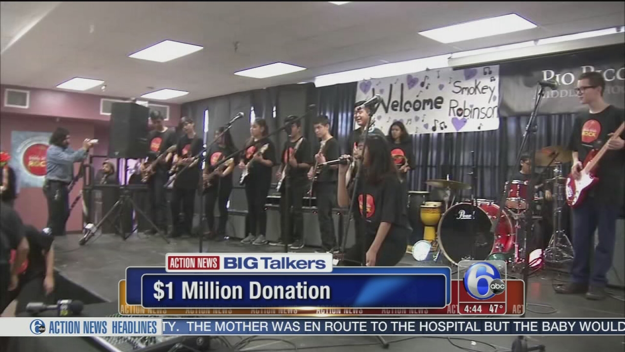 Smokey Robinson makes $1M donation to music school in California