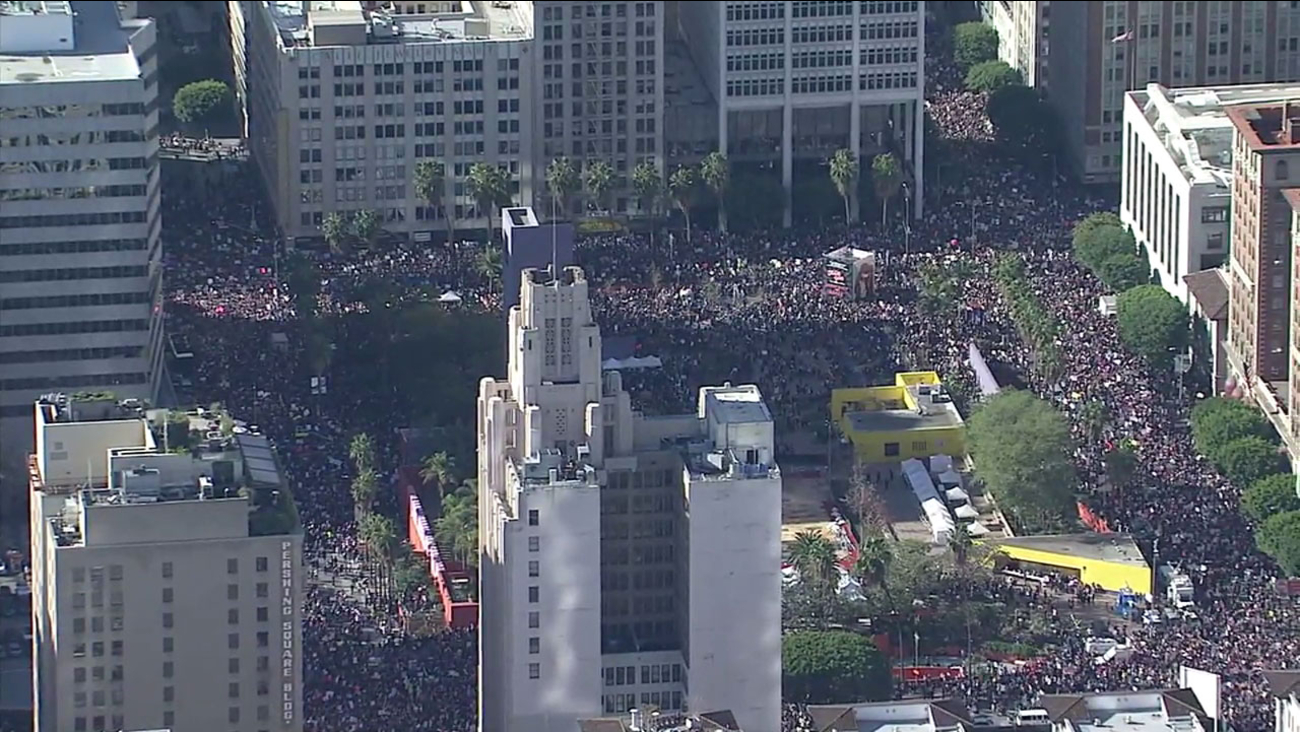 No arrests made during massive Women's March in downtown Los Angeles ABC7 Los Angeles