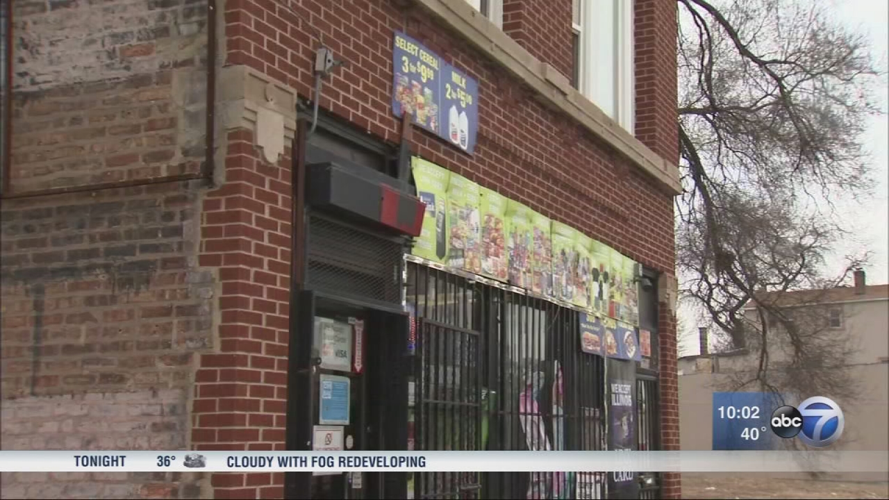 4 injured in shooting at West Englewood store