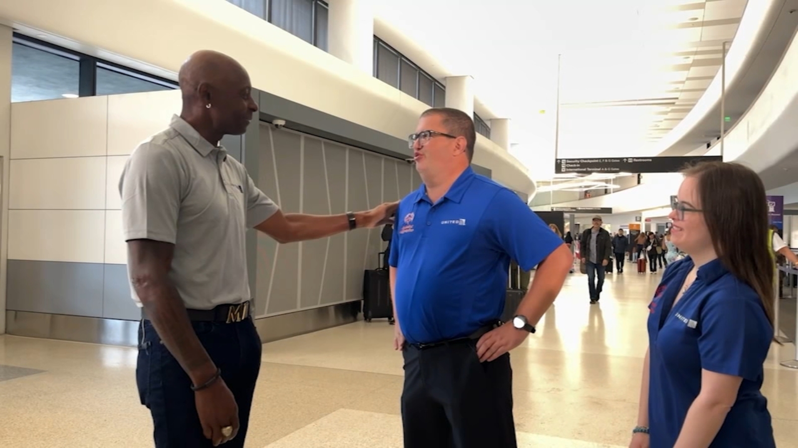 49ers hall-of-famer Jerry Rice welcomes Special Olympics athlete ambassadors to SFO