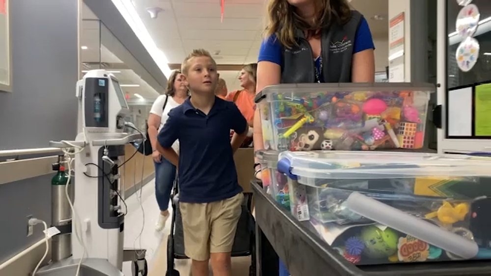 8-year-old patient who has spent time in Duke Hospital pays it forward