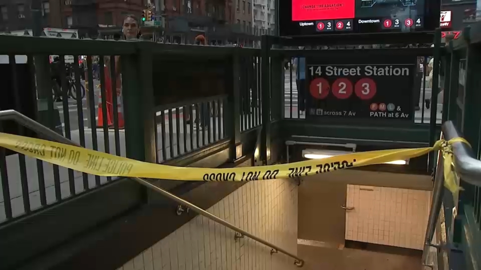 Man stabbed to death with own knife in what started as subway dispute in Manhattan, police say - ABC7 New York