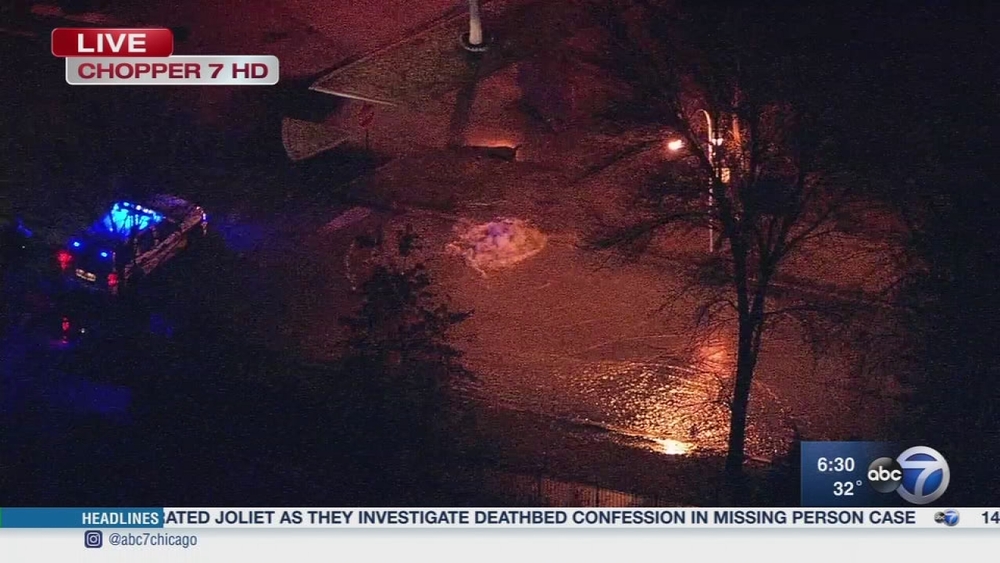 Water main break floods NW Side streets