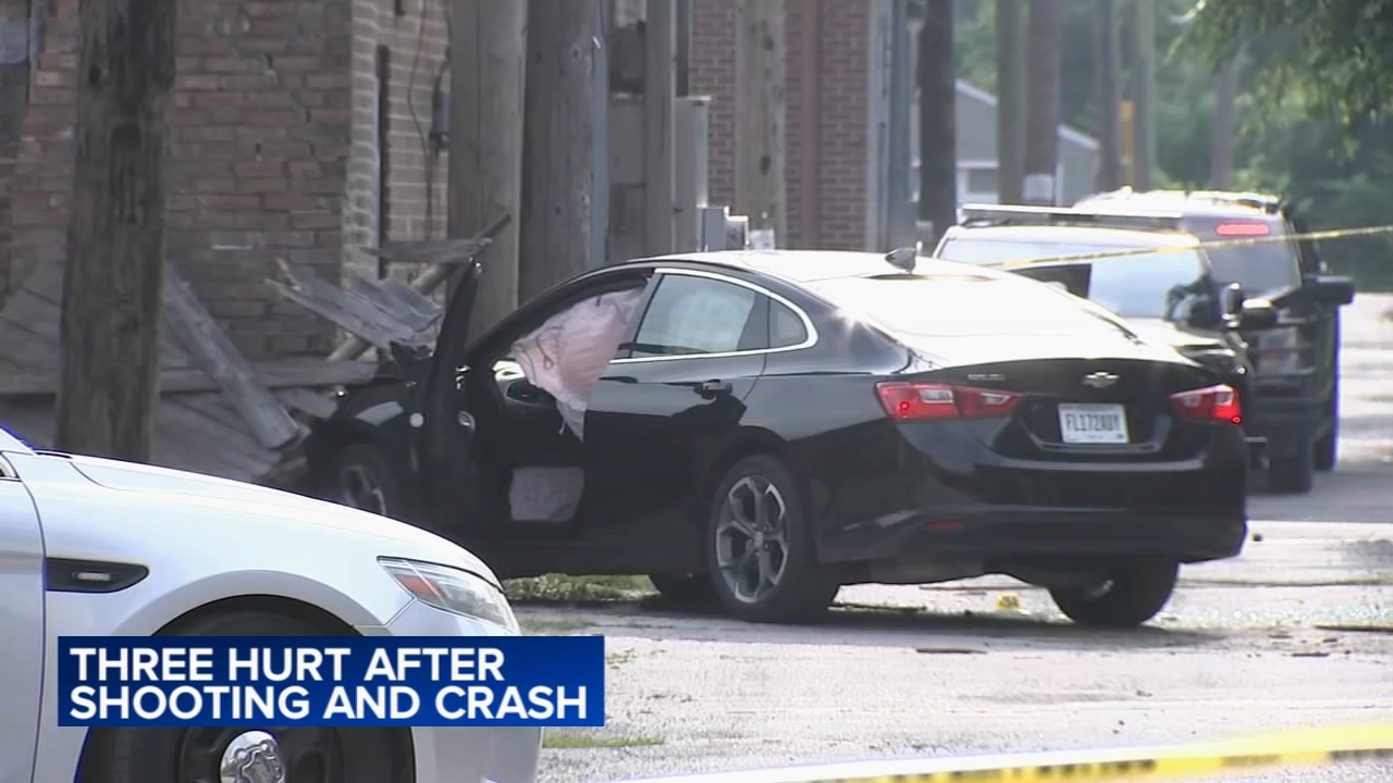 2 cars involved in shootout before Riverdale crash, witness says
