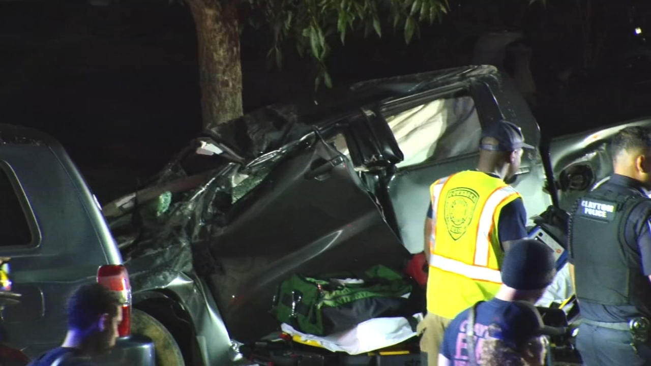 1 person dead in downtown Clayton crash