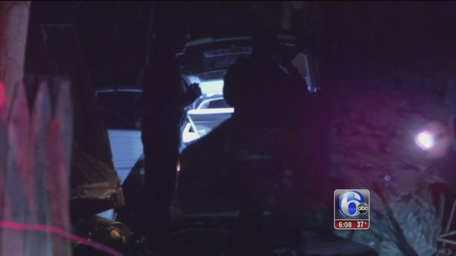 2 caught after driver crashes, flees police in Delco - 6abc Philadelphia