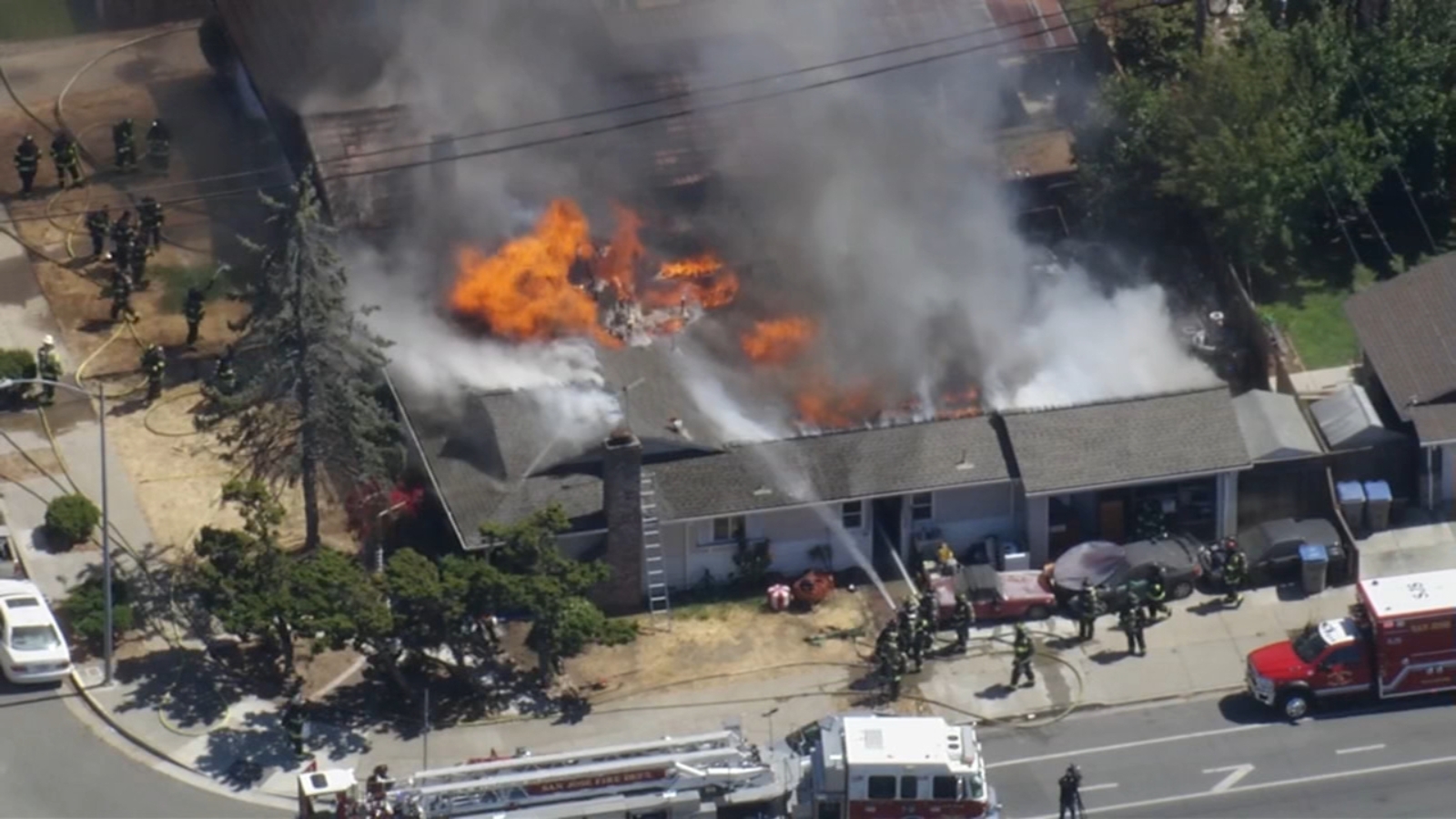 Crews responding to 3-alarm residential building fire in San Jose