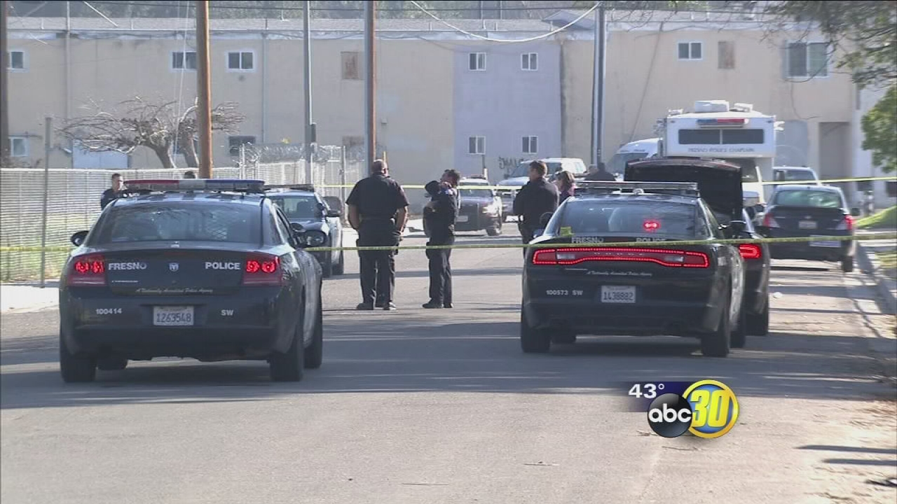 Suspect shot by Fresno police after allegedly charging officer with knife