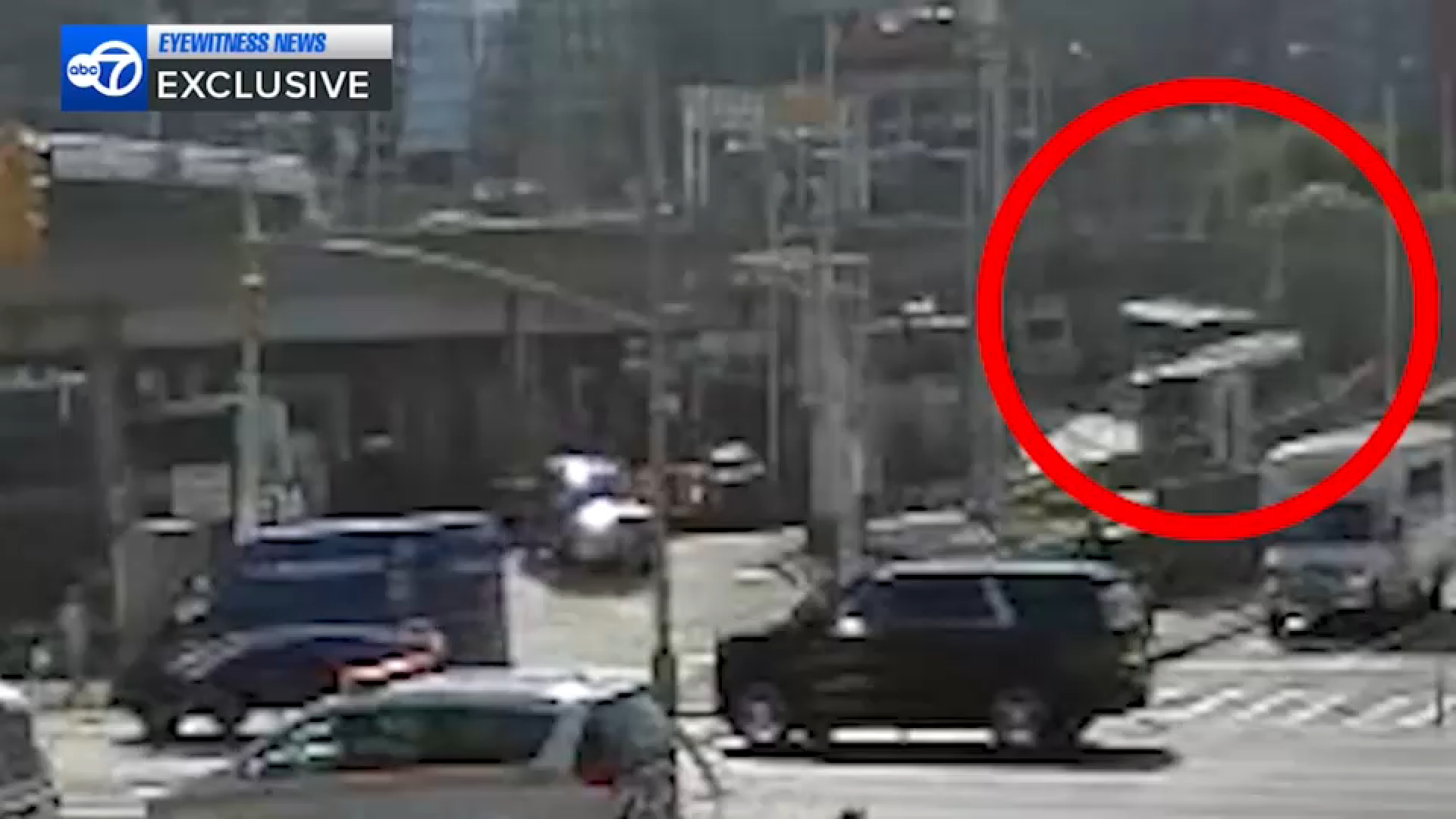 30 people injured after bus crash on ramp to Port Authority