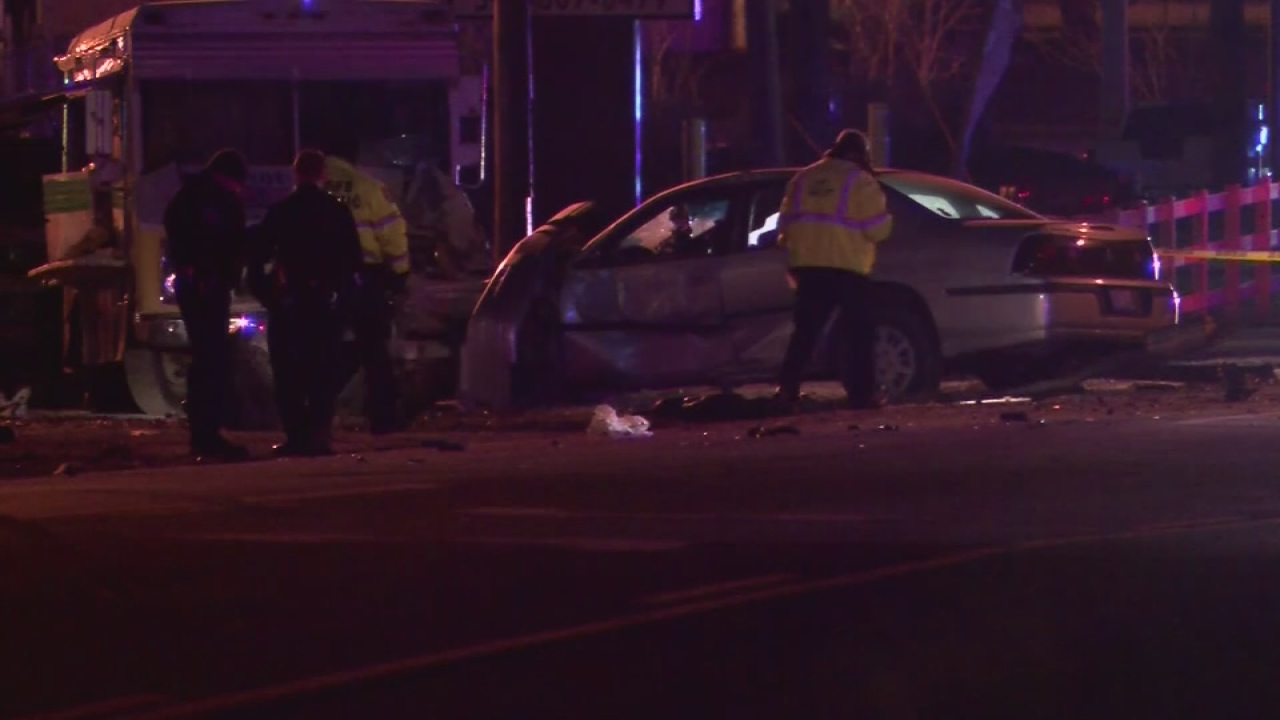 2 dead, 7 hurt after driver crashes into crowd at food truck