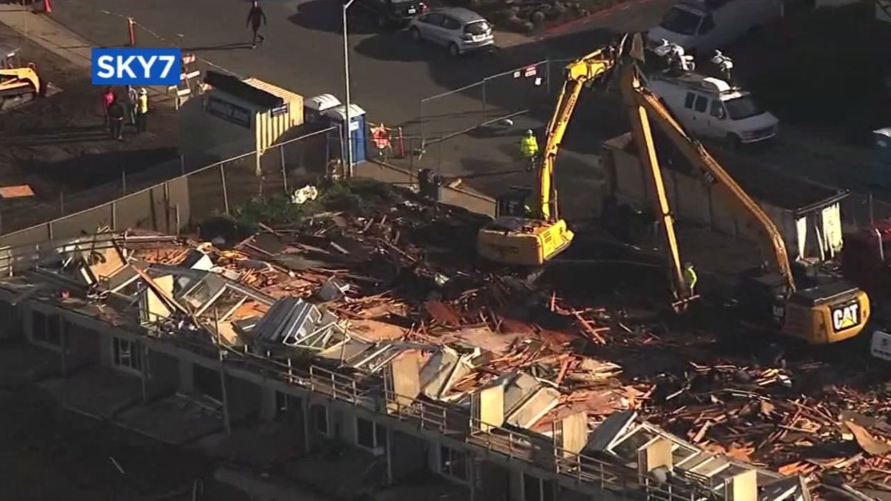 Crews demolish condemned Pacifica apartment complex
