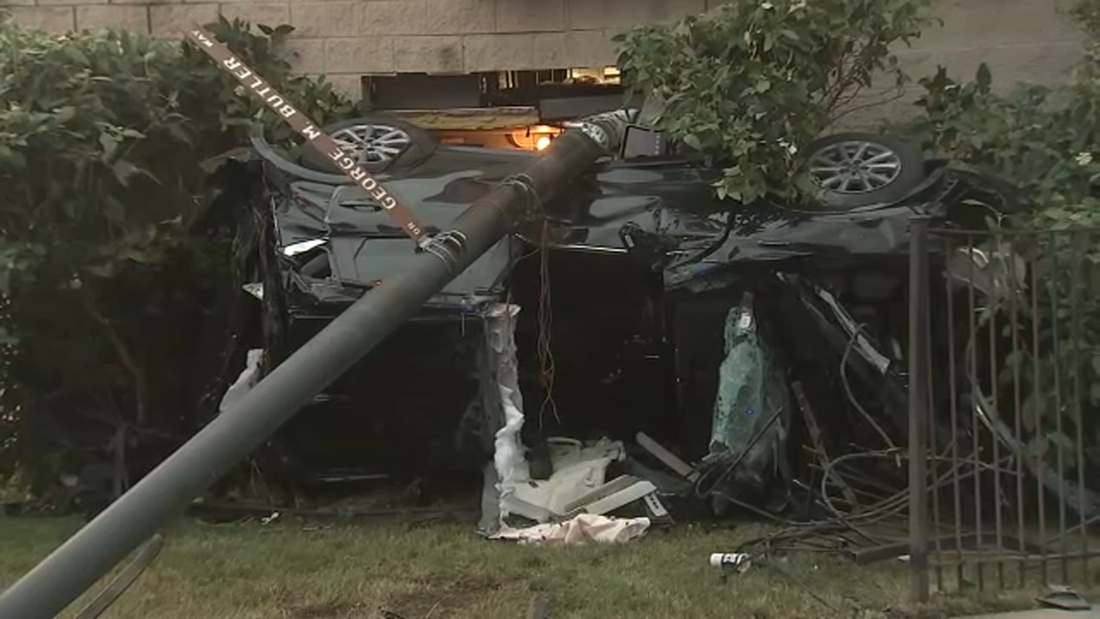 Man crashes stolen car into light pole, South Side Maxwell Street Grill ...