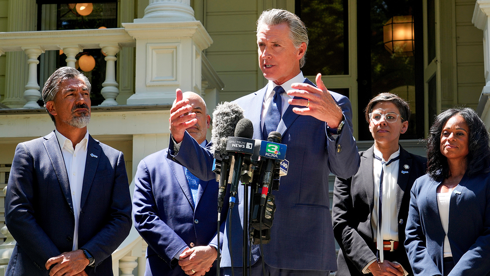 Newsom meets with TX Democrats to oppose GOP's redistricting attempt