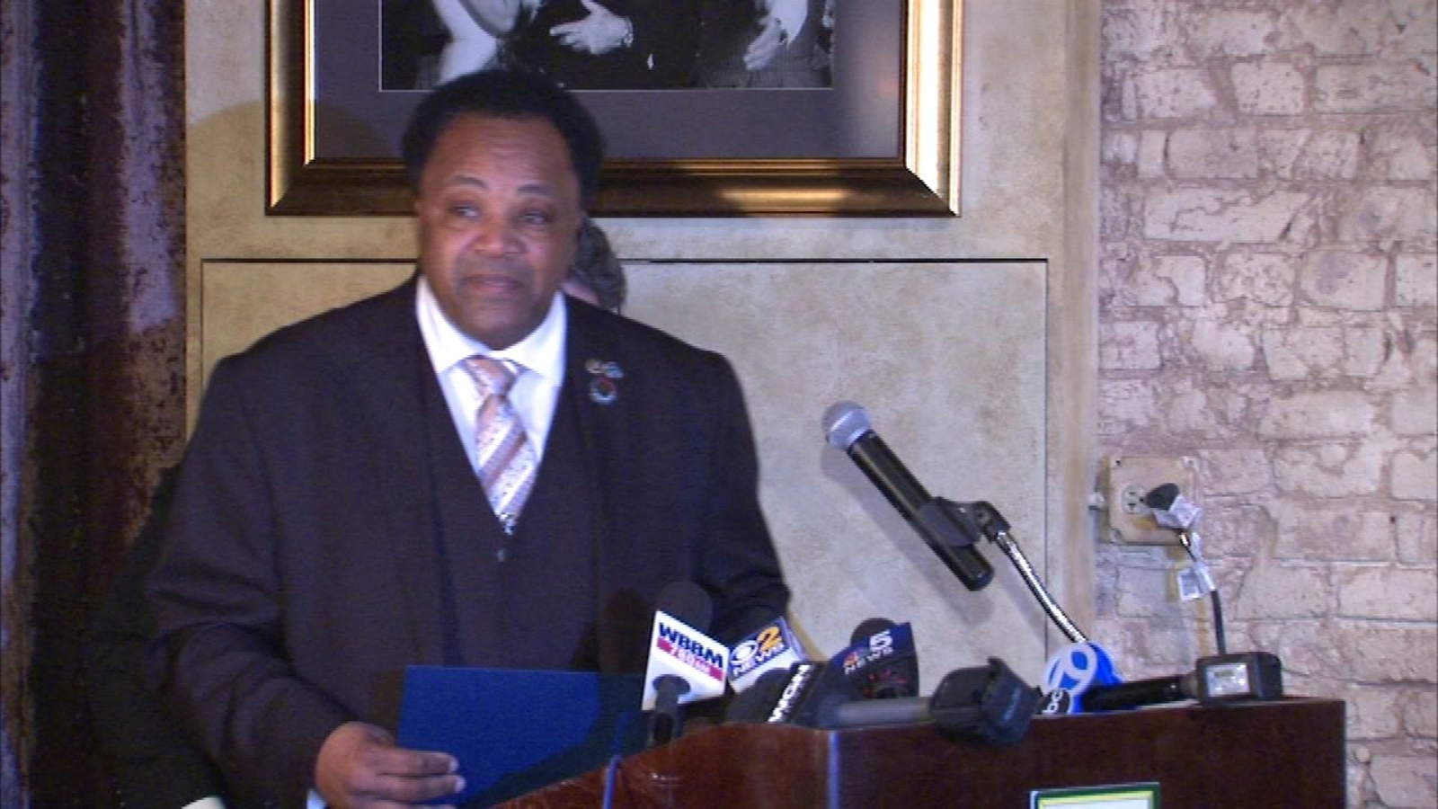 Community activist Andrew Holmes honored by FBI ABC7 Chicago
