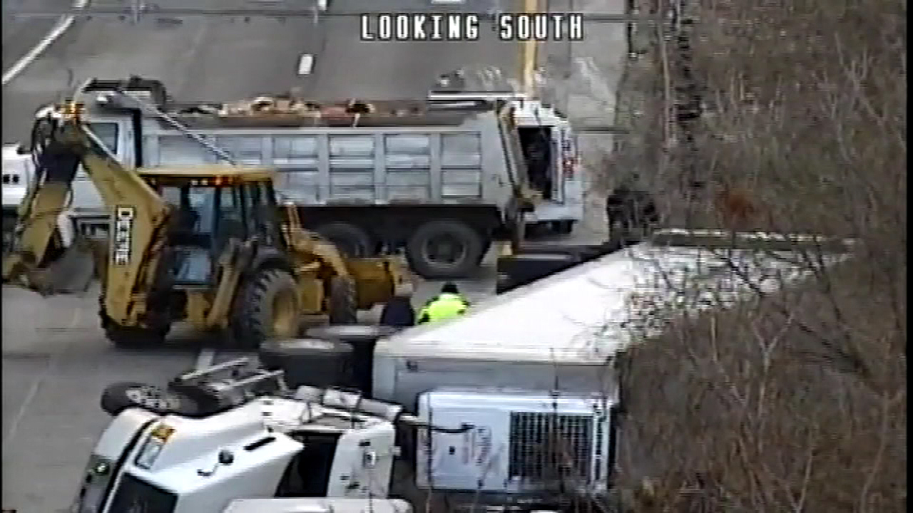 Tractor trailer overturns; ramp from SB I-95 to NB I-476 reopens in ...