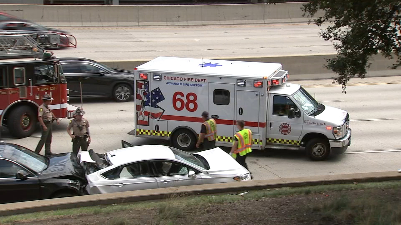 4 hurt in Dan Ryan Expressway crash on South Side: ISP