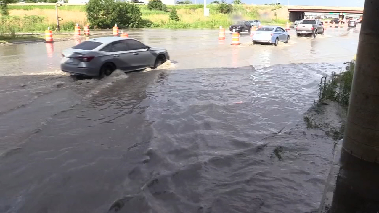 Heavy rain floods streets, buildings in west suburb