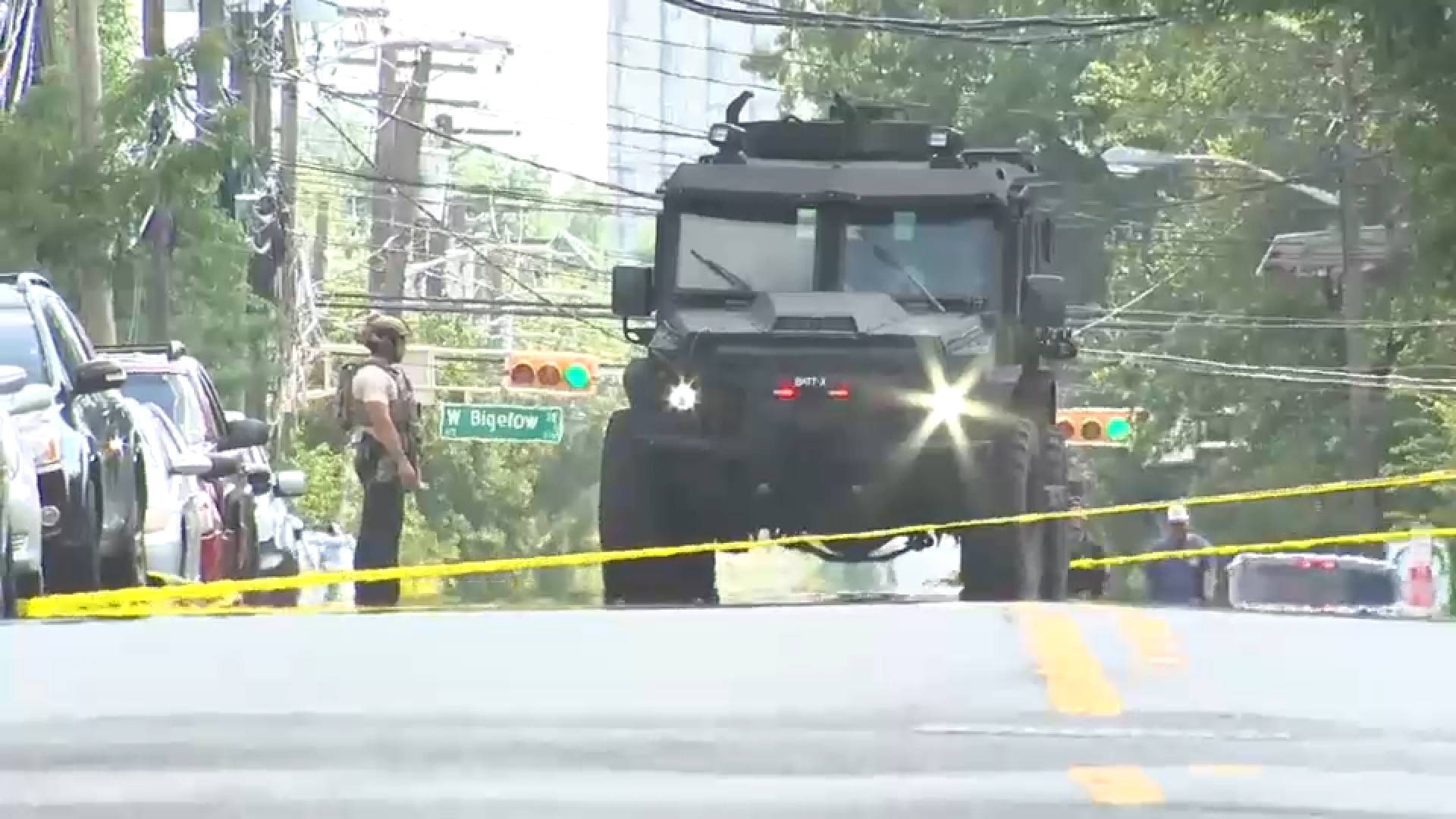 Suspect used baby as human shield, shots fired during Newark standoff: police