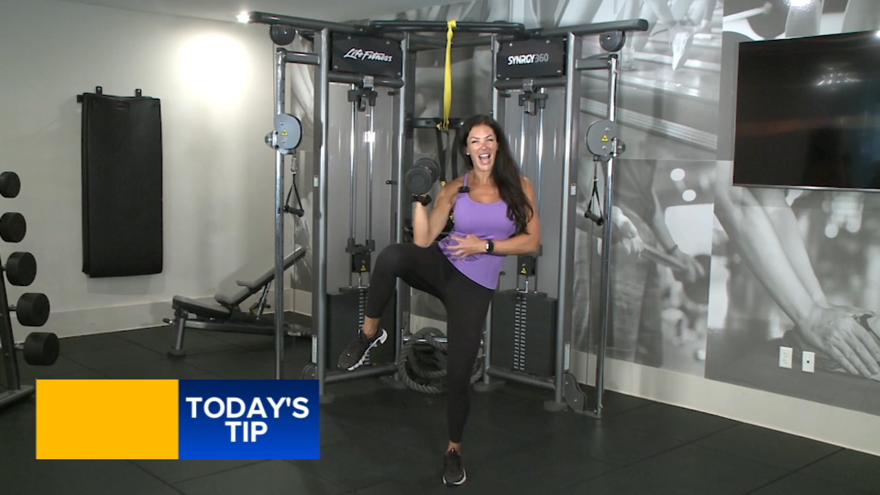 Fitness tip: Lateral leg lift with crunch