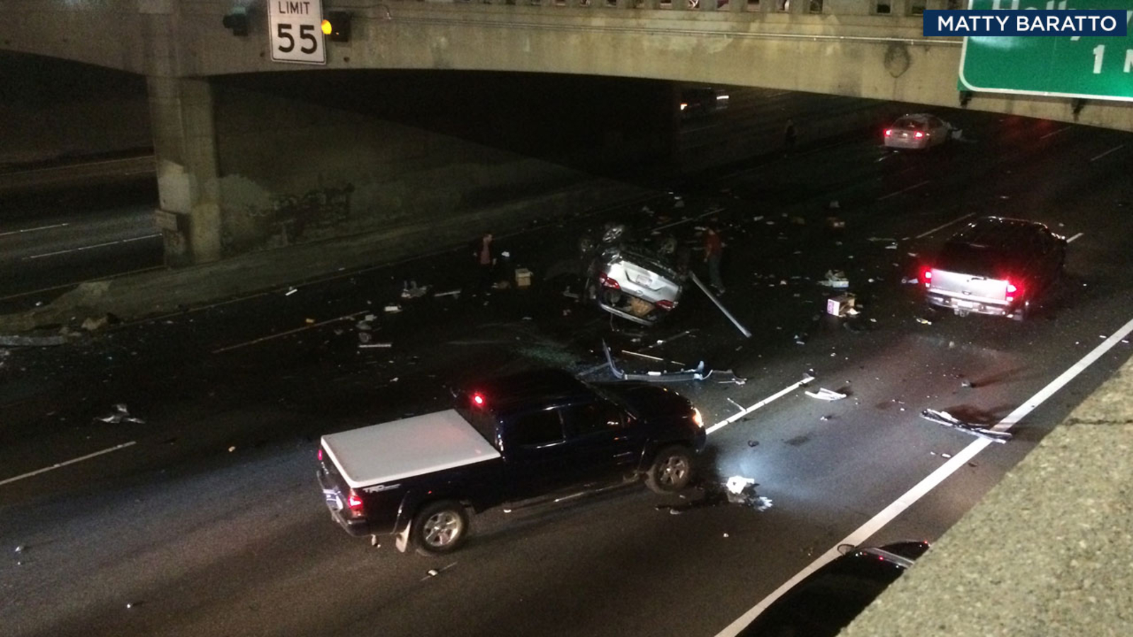 2 killed, 2 critically injured in rollover crash on 101 Fwy in