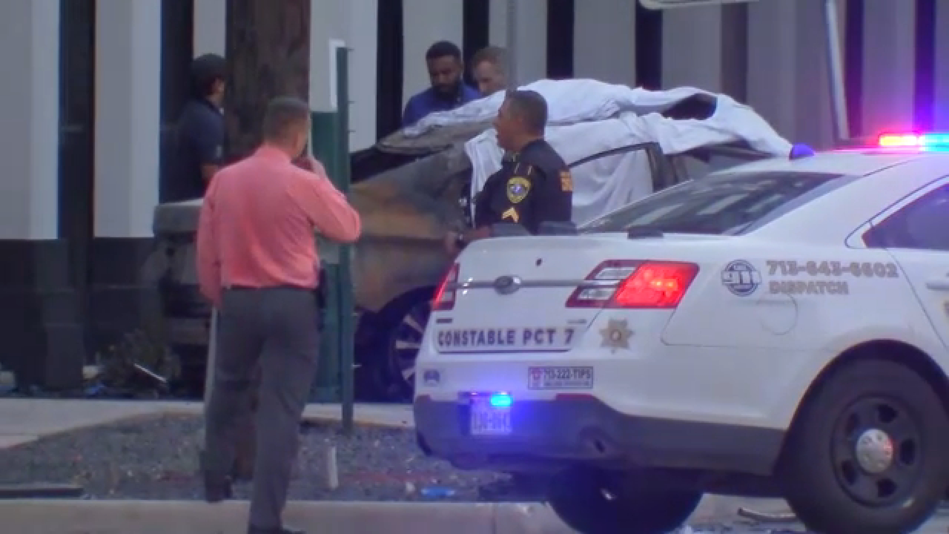 Hit-and-run suspect crashes into car, killing 2 in Midtown, HPD says