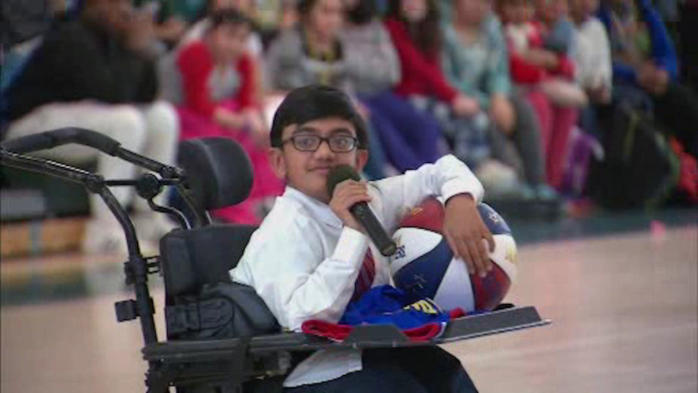 Harlem Globetrotters surprise teen at NJ school