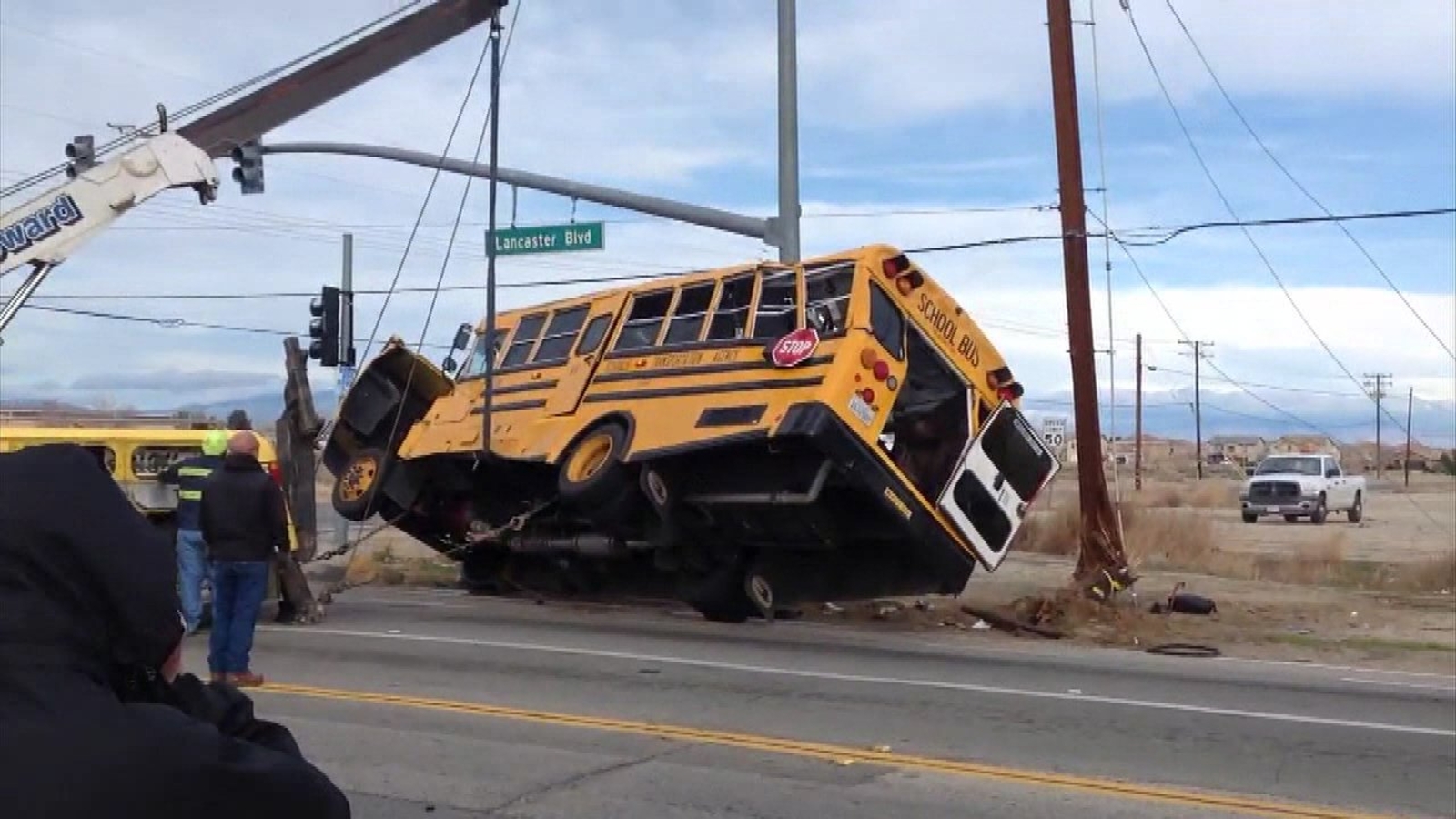 10 students injured, 1 critically, in Lancaster, California school bus