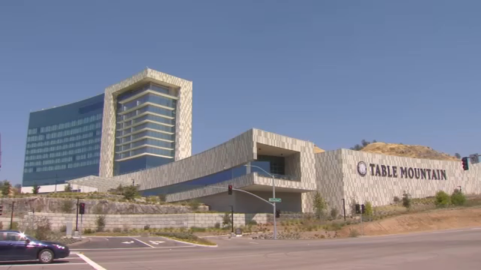 Table Mountain Casino Begins Alcohol Service, Raises Gambling Age to 21