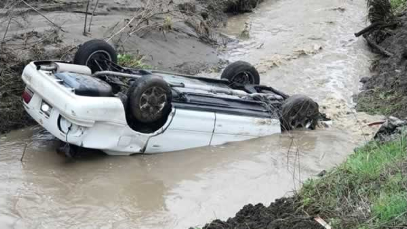 Driver pulled from partially submerged car by Good Samaritan in Alameda ...
