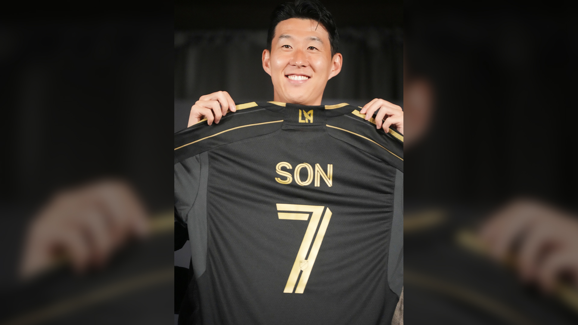 El surcoreano Son Heung-min es presentado como nuevo jugador de Los Angeles FC, el miércoles 6 de agosto de 2025 (AP Foto/Damian Dovarganes)