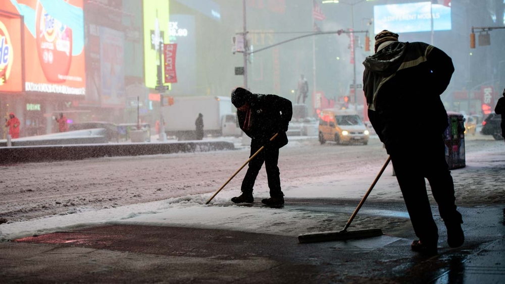 New York area walloped by blast of snow