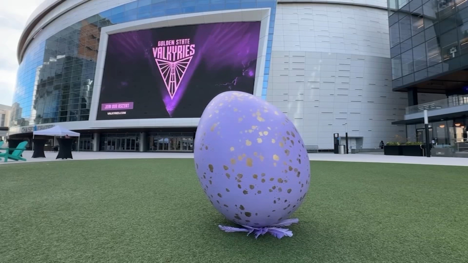 Mysterious purple egg appears outside SF's Chase Center, Valkyries say