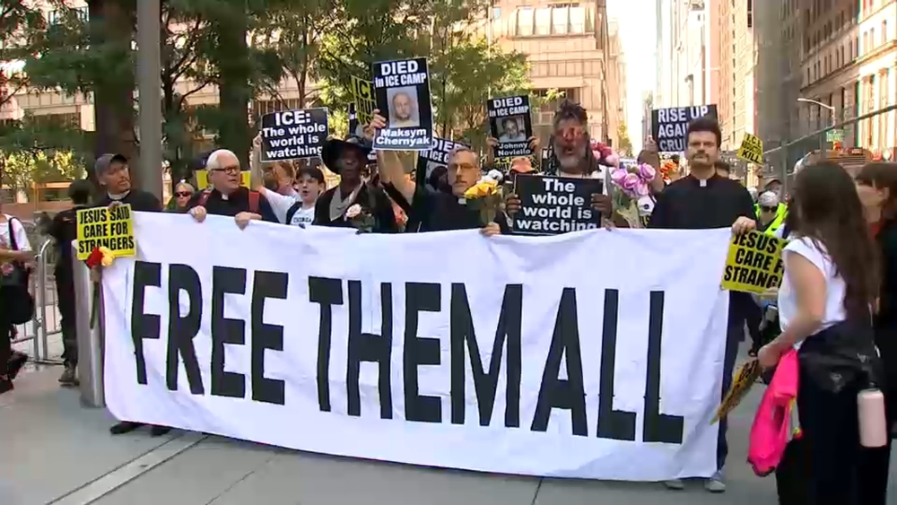 Protesters claim ICE uses NYC processing center as detention facility