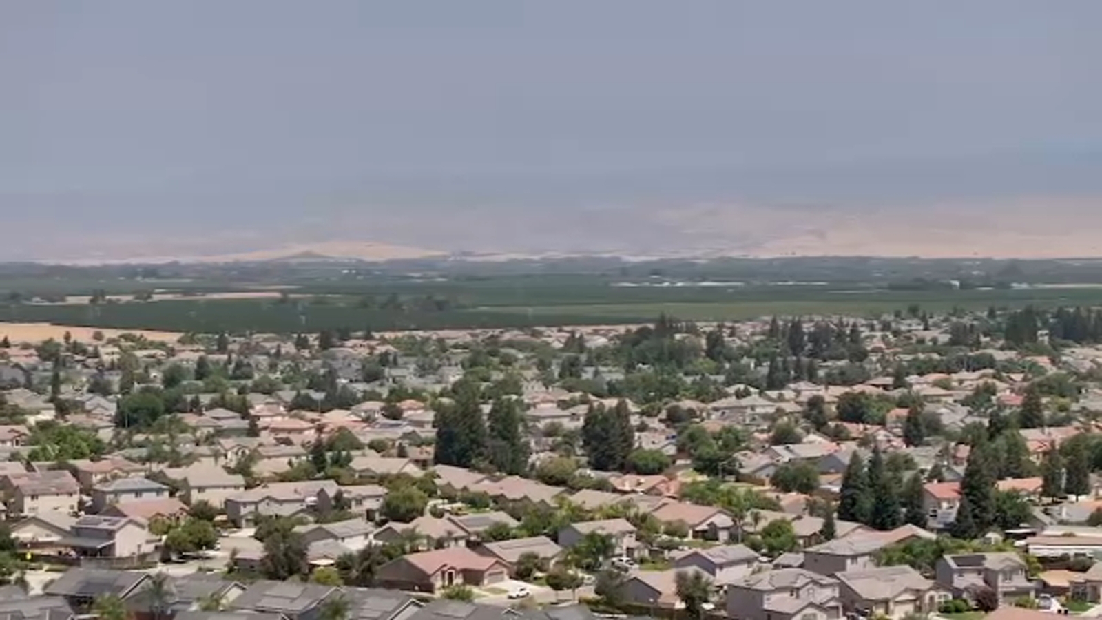 Wildfire smoke pushed away from valley, specialists urge people to prepare in case winds shift