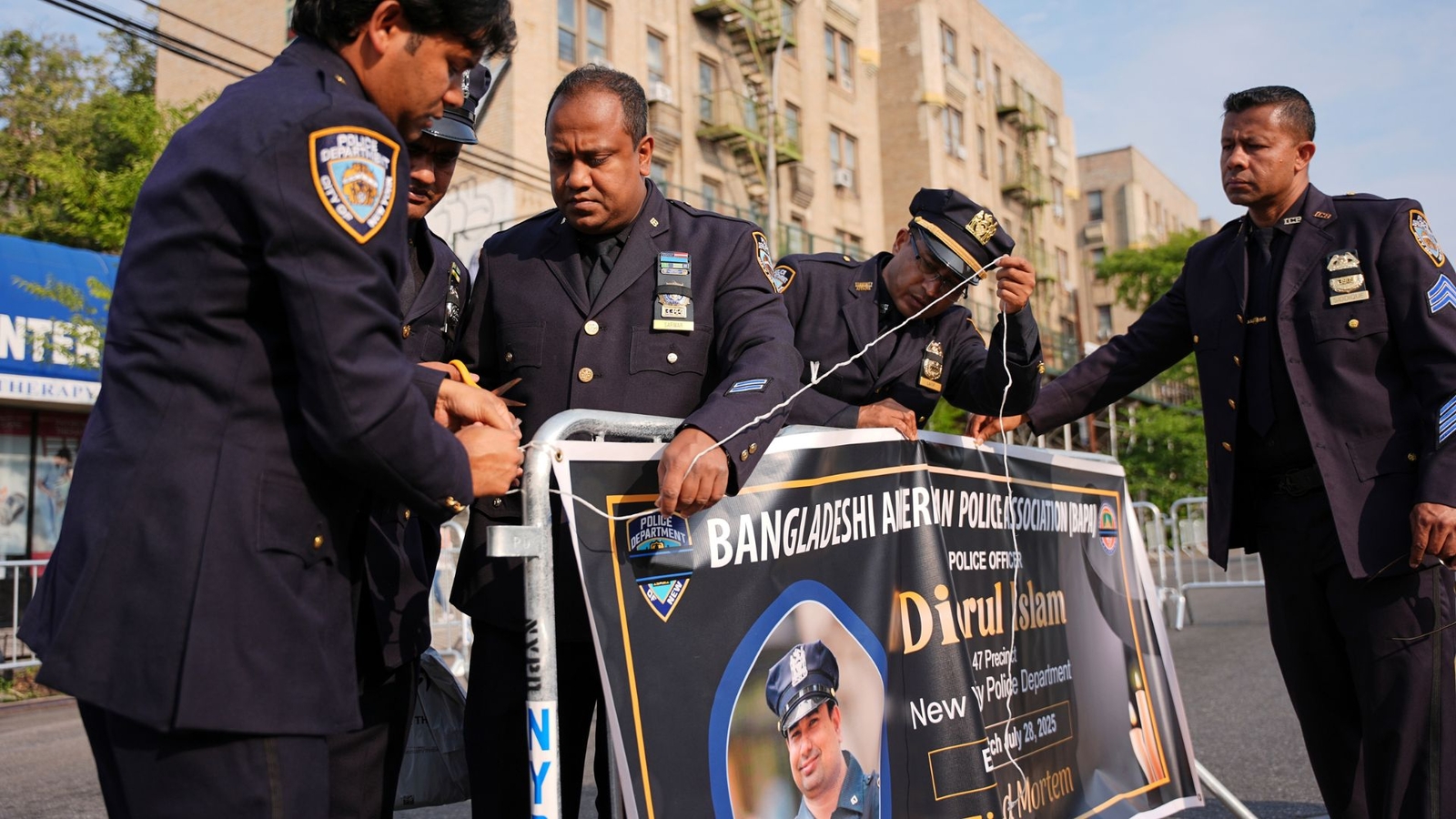 Death of NYPD officer Didarul Islam in Midtown Manhattan mass shooting ...