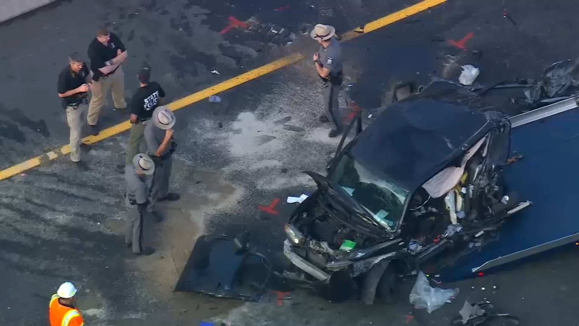 2-car crash on NYS Thruway kills 1 person in Clarkstown, Rockland