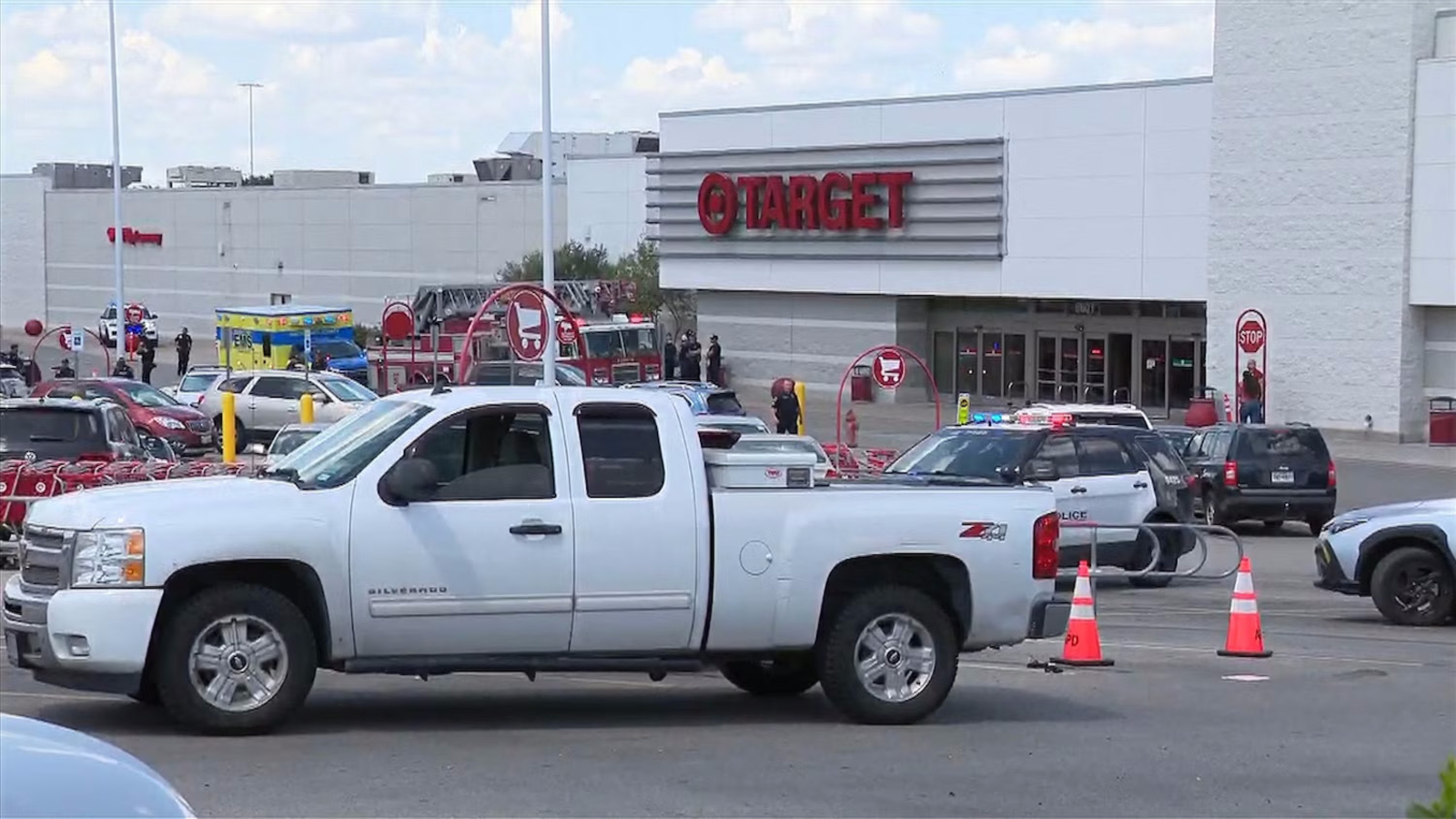 3 Dead, Suspect In Custody: The Latest On The Austin Target Shooting - 4fdehbi