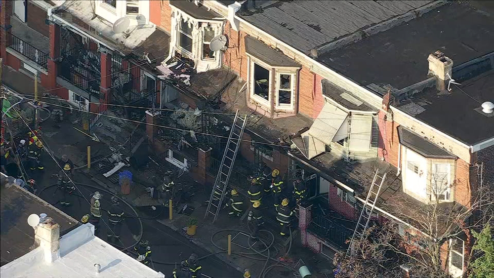 Chopper 6 video of Kensington fire scene
