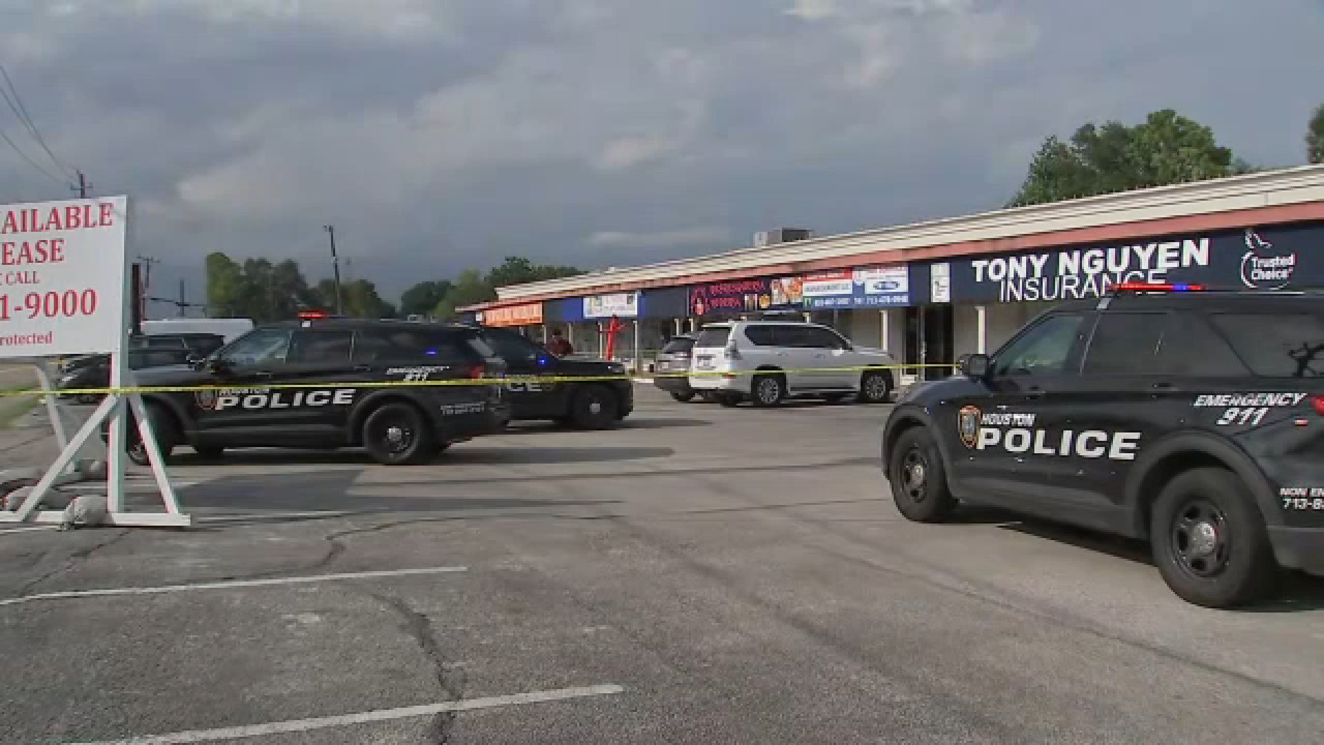 3 suspects in custody after man shot to death outside southwest Houston strip mall, police say