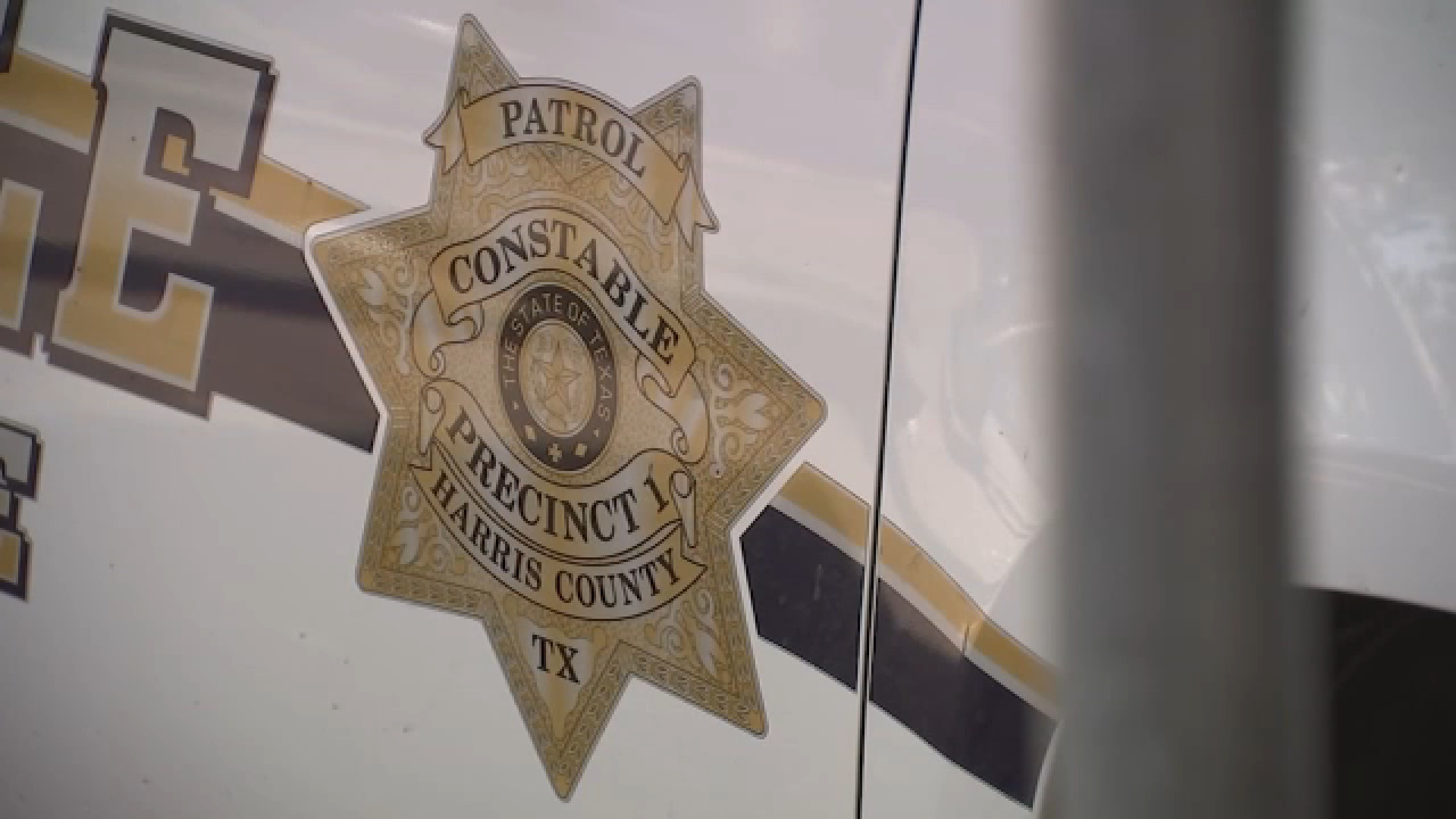 Harris County officials vote to raise constables' salaries to $293K