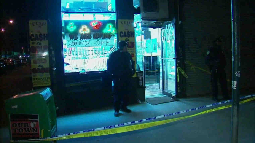 Man found dead in jewelry store bathroom