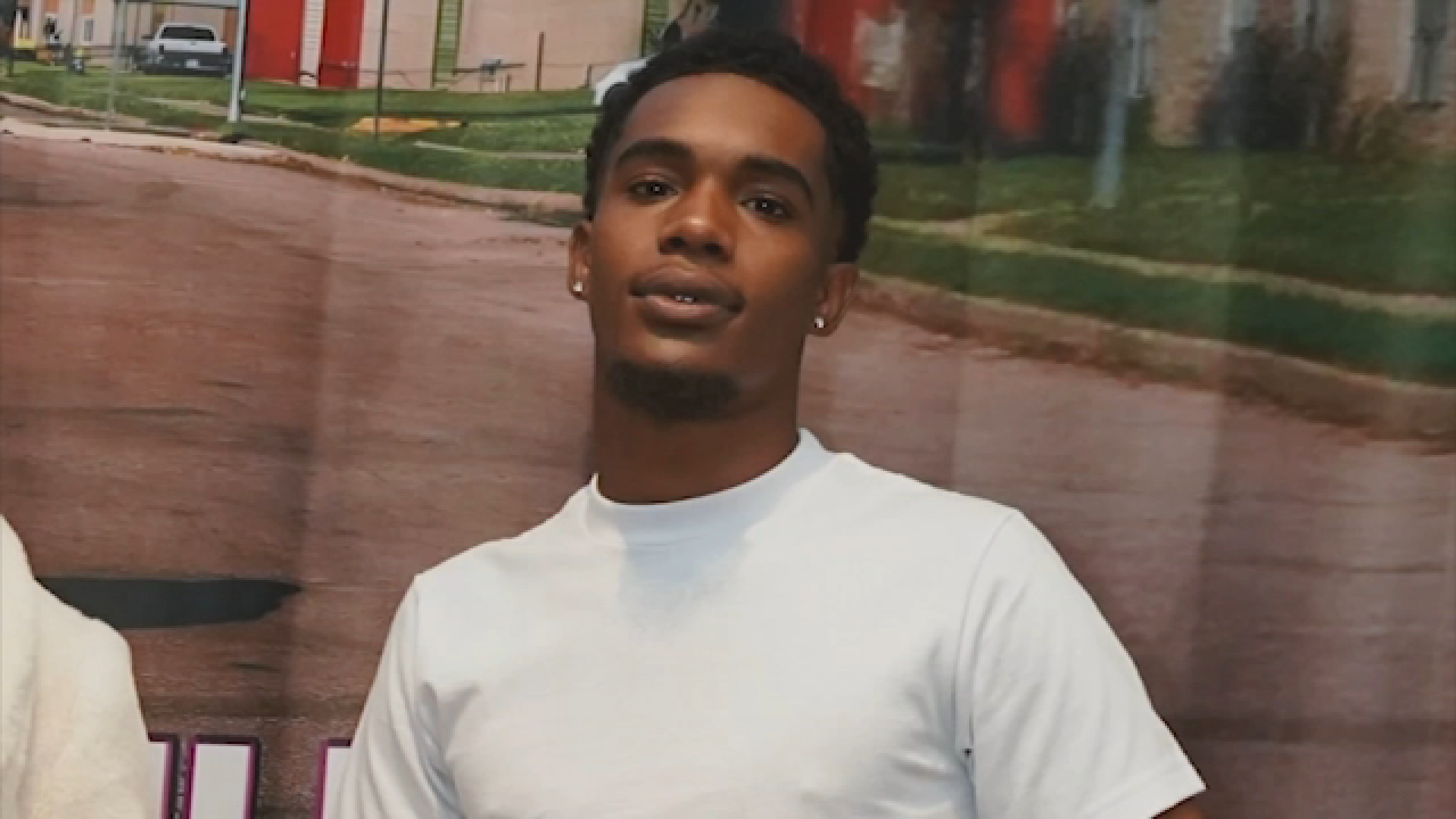 HPD looking for suspect in shooting that left 23-year-old man dead near NW Houston METRO bus stop